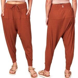 Free People Movement‎ Can't Handle This Harem Pants in Rust - Small